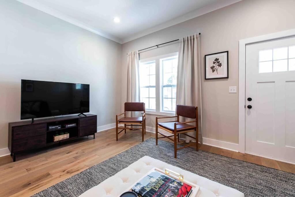 Newly Renovated 3 Bedroom Shelby Park Home **Free Parking** Louisville Exterior photo