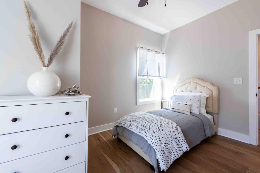 Newly Renovated 3 Bedroom Shelby Park Home **Free Parking** Louisville Exterior photo